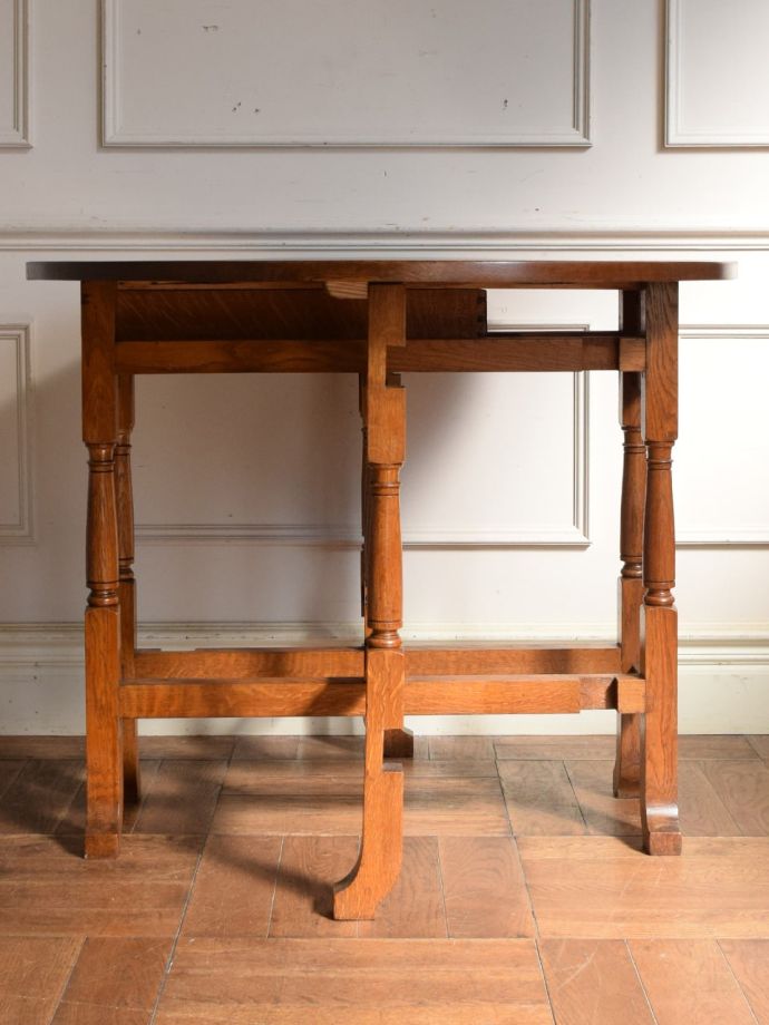 いろんな表情が楽しめるダイニングテーブル