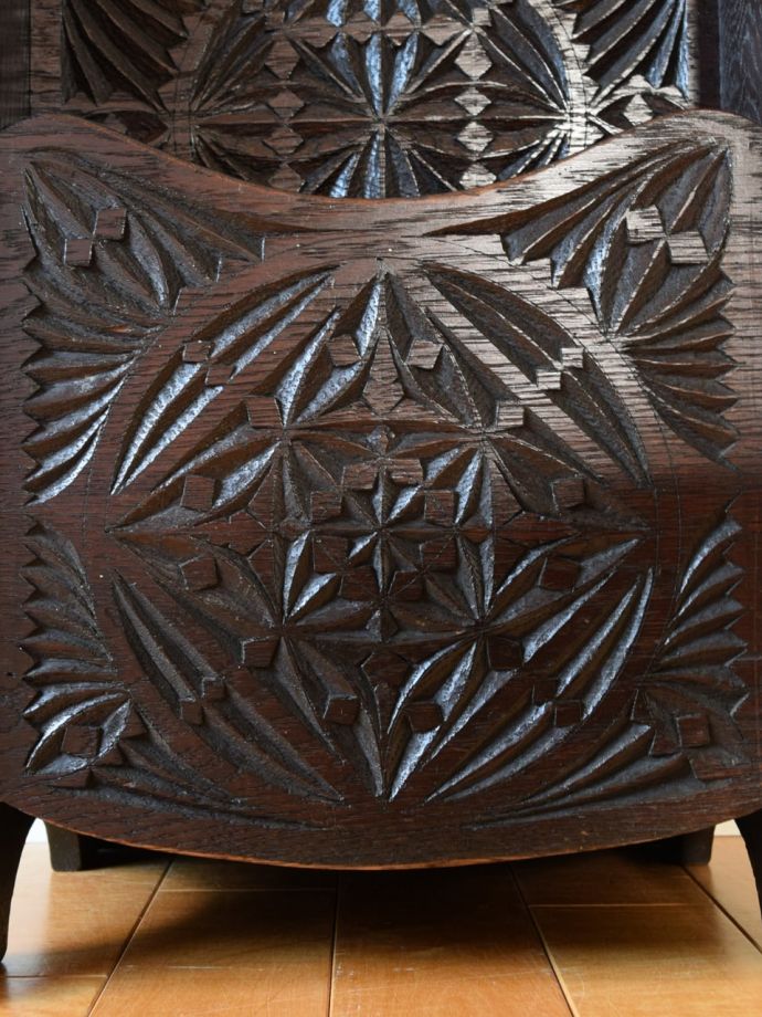 アンティークらしい装飾