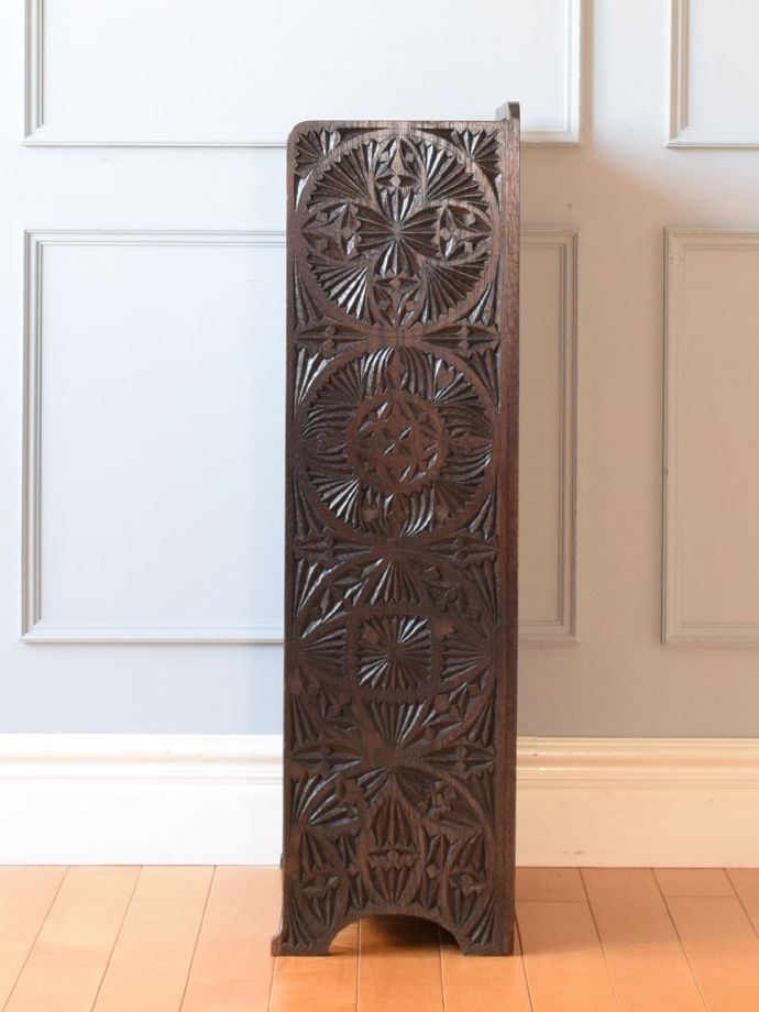 マガジンラックの側面