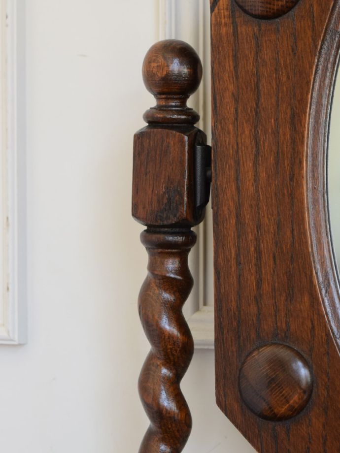 アンティーク家具らしい装飾