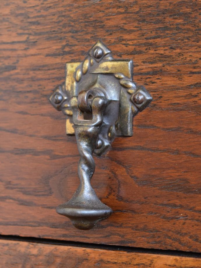 ドレッサーのおしゃれな取っ手