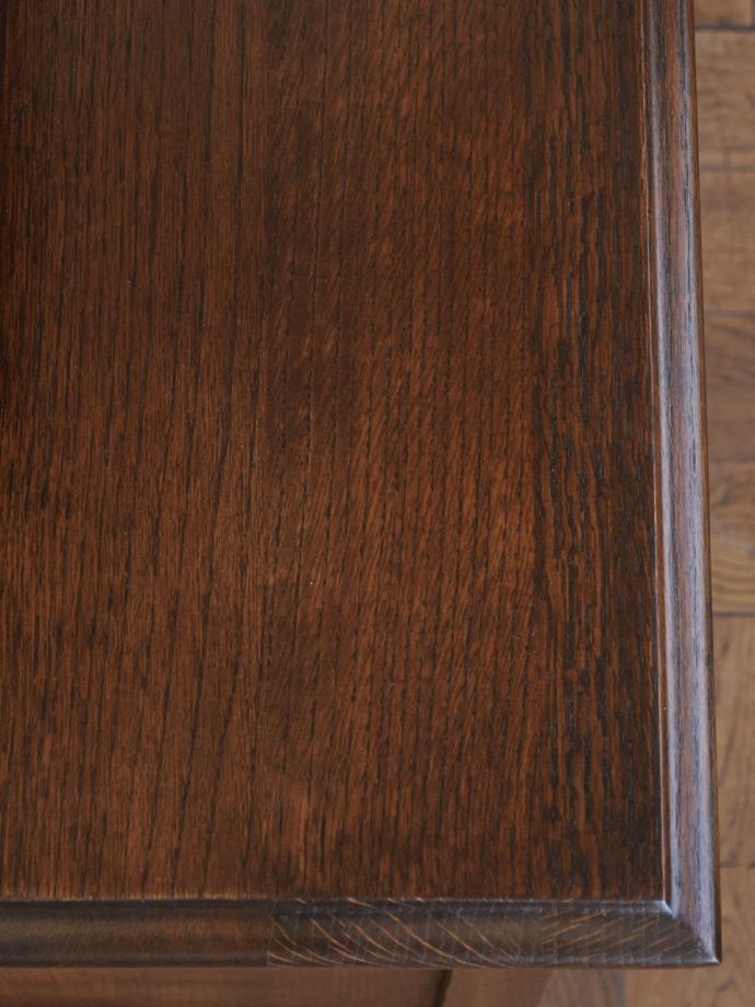 ドレッサーの天板