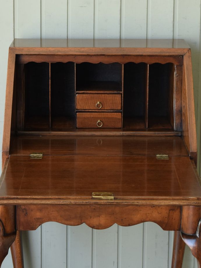 アンティークビューローの扉の中