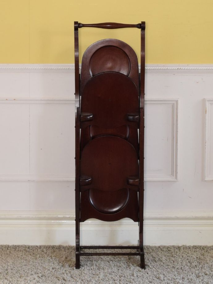 折り畳み式のケーキスタンド