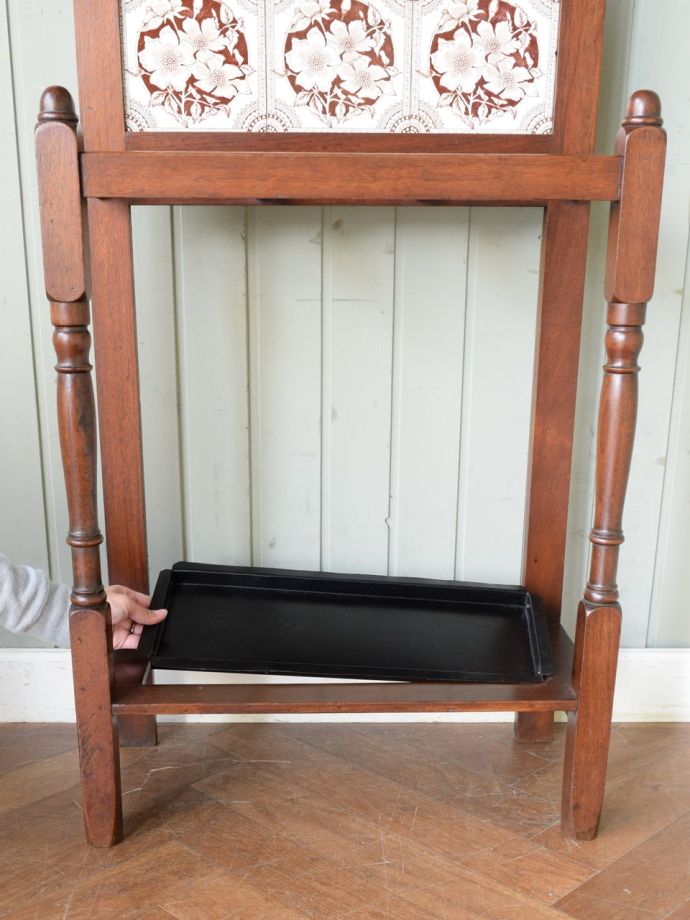 傘立てのトレイ