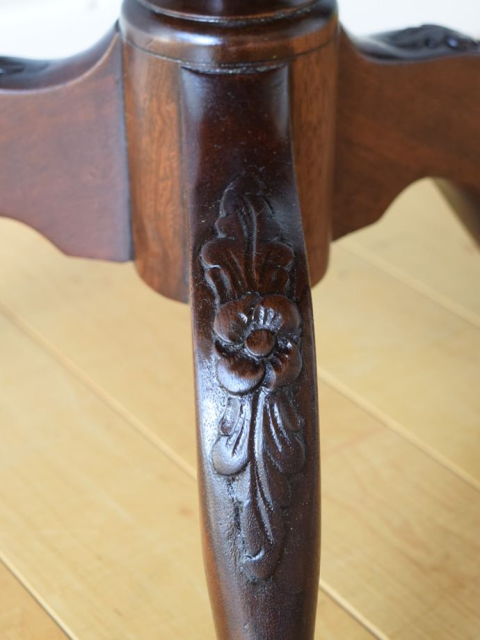 アンティーク家具の装飾