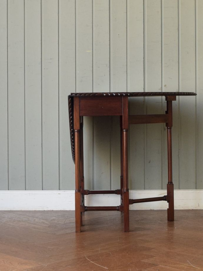 3サイズで楽しめる折り畳みテーブル