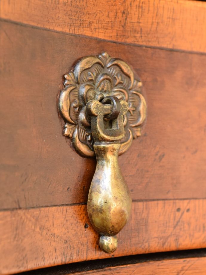 アンティークチェストの取っ手