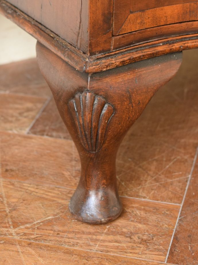 アンティーク家具の脚