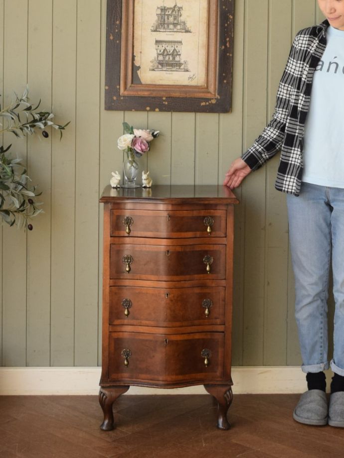 英国アンティークのチェスト