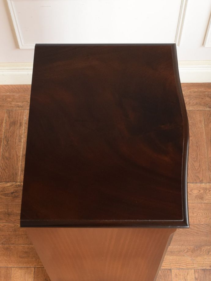 おしゃれなチェストの天板