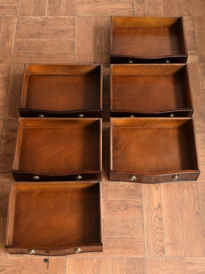 おしゃれなチェストの引き出しの中