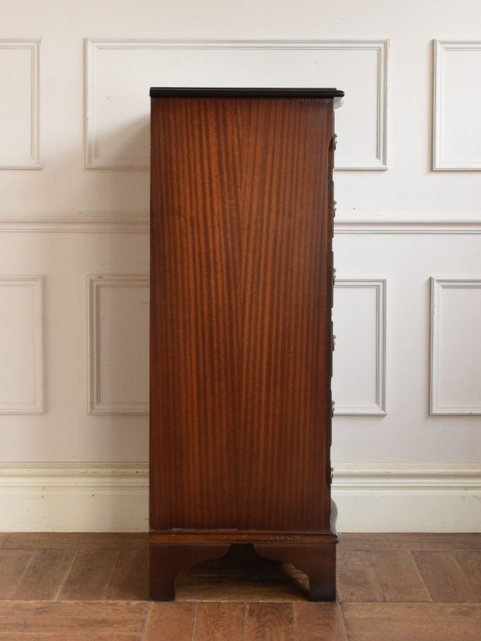 チェストの側面