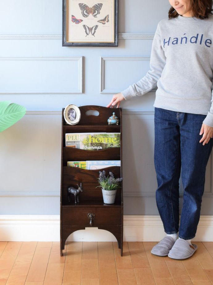 アンティークのおしゃれな本棚