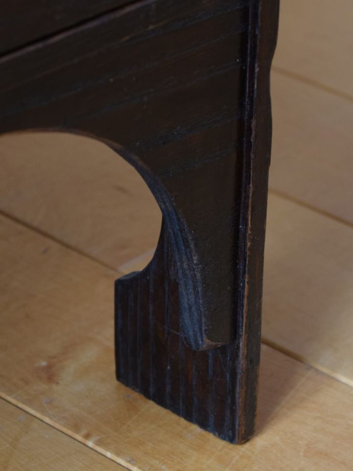 マガジンラックの脚