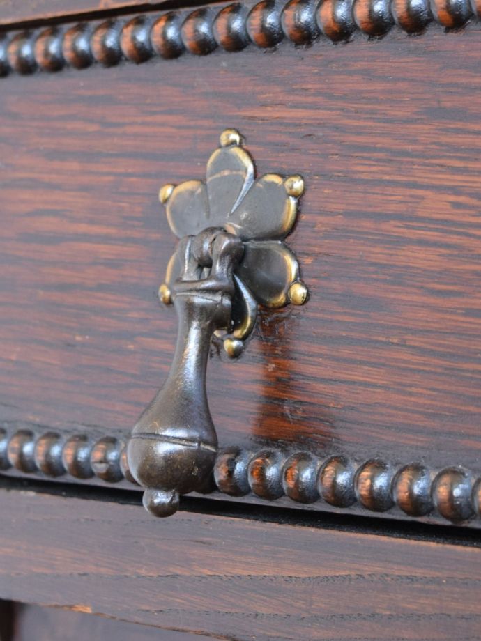 アンティーク家具の取っ手
