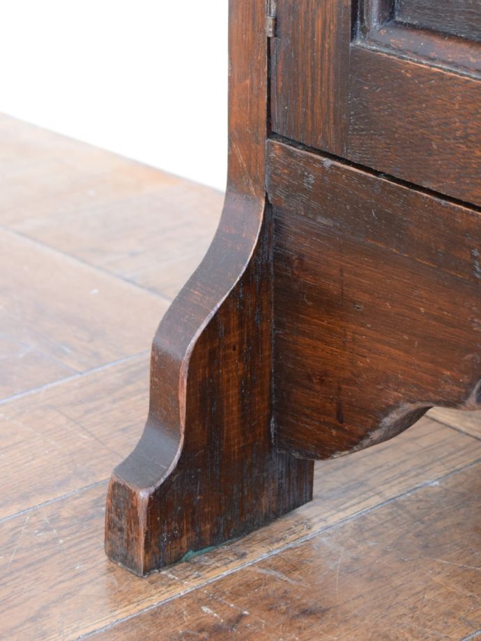 アンティーク家具の脚