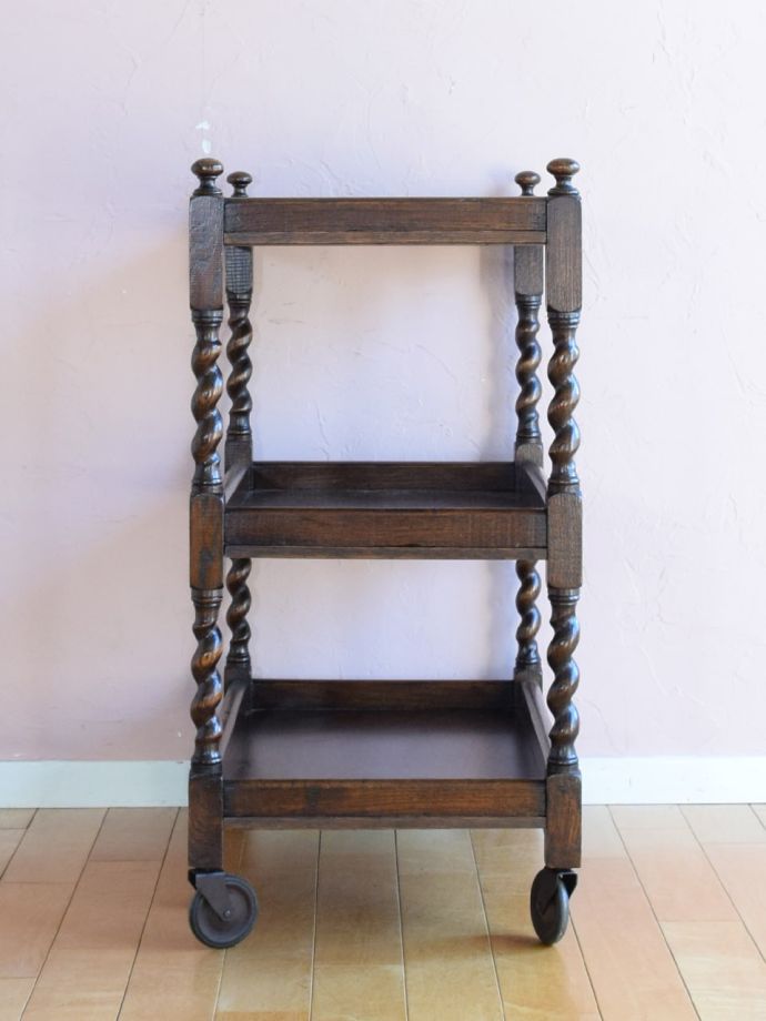 アンティークワゴンの側面