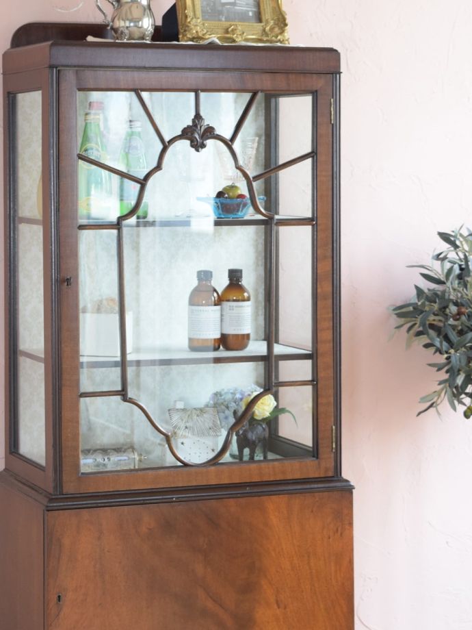 アンティークガラスの扉