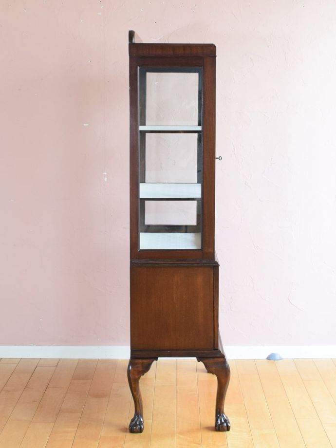 キャビネットの側面