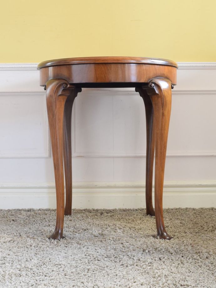 アンティーク家具の側面