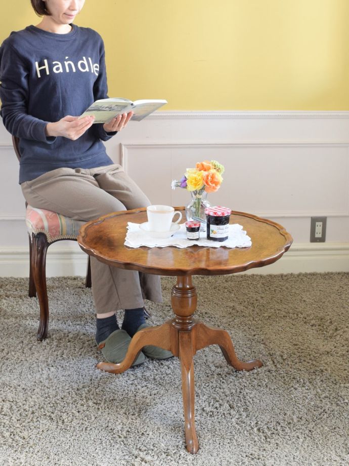 アンティークの折り畳みテーブル