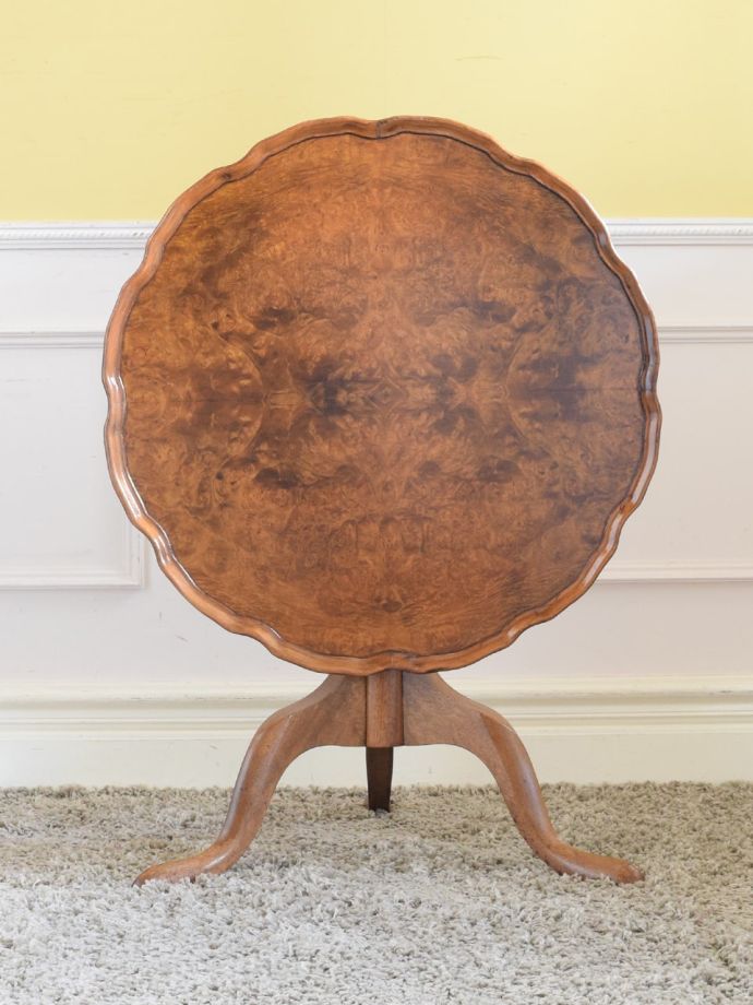 畳んだ時のティルトップテーブル