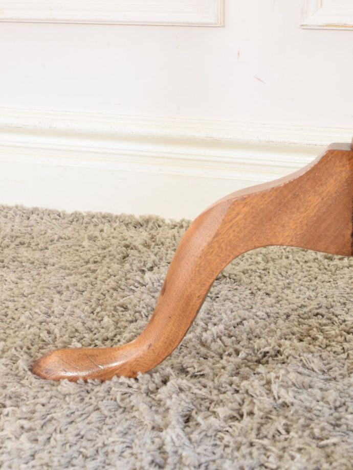 アンティークテーブルの脚