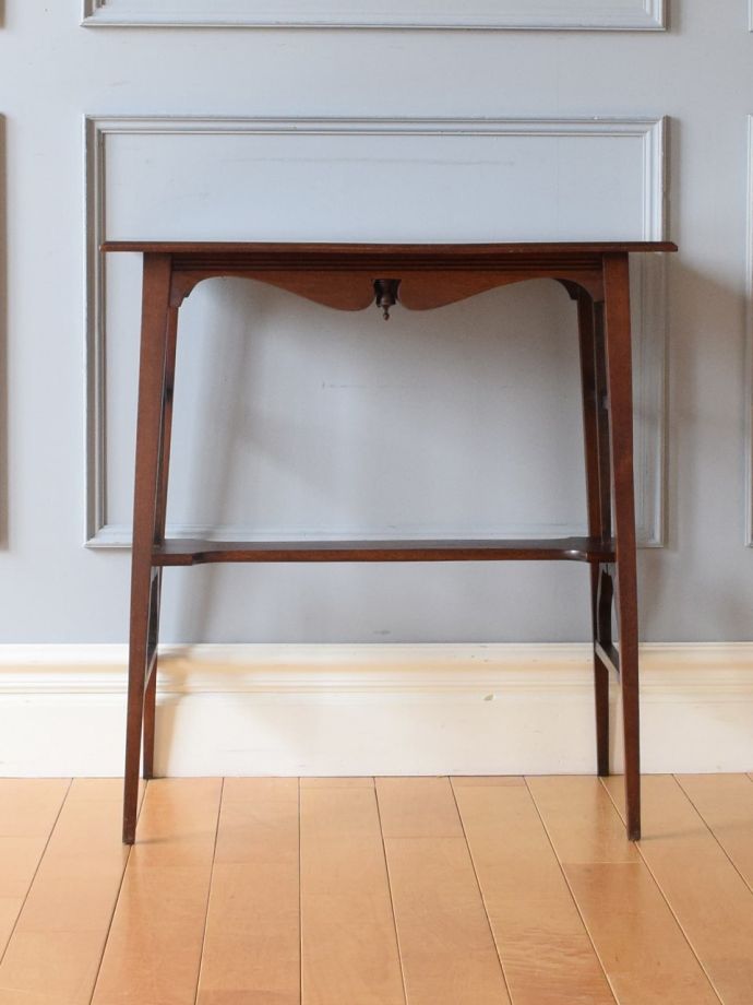 オケージョナルテーブルの側面