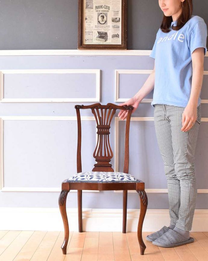 英国アンティークのサロンチェア