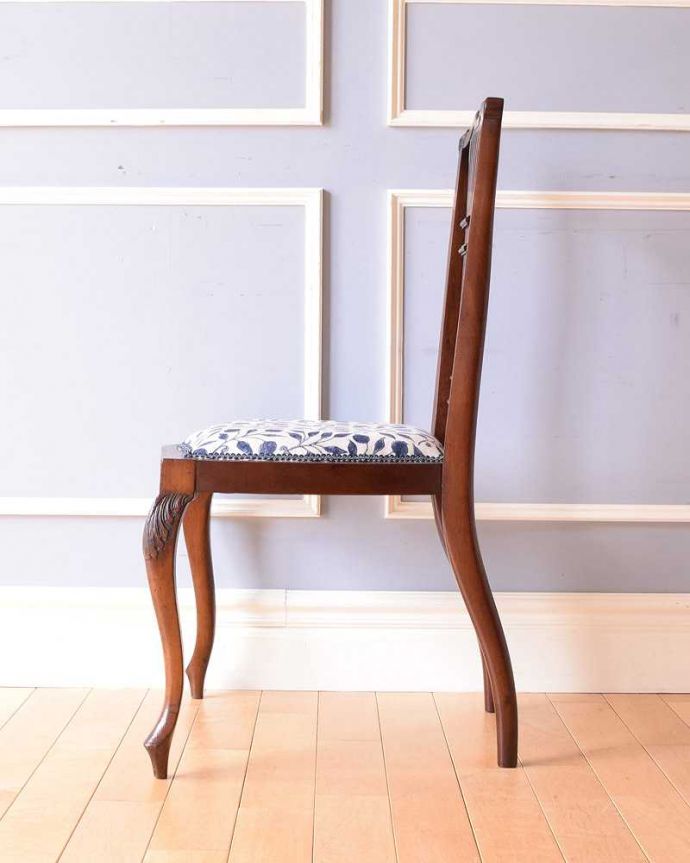 アンティークの椅子の側面