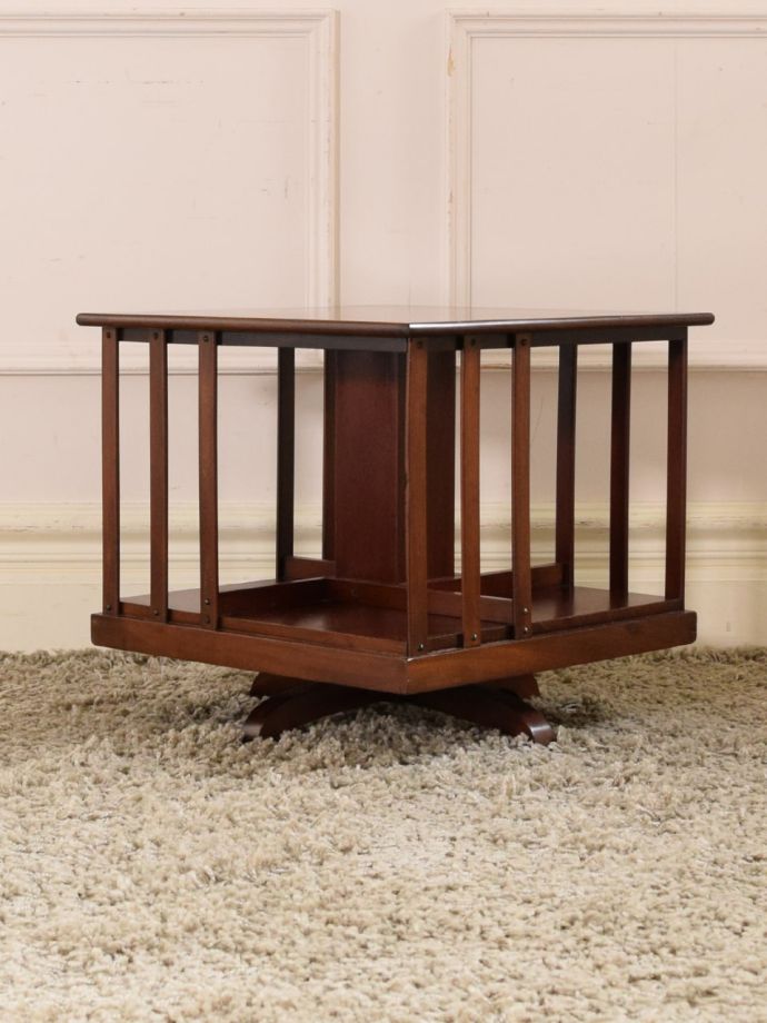 アンティーク本棚の側面