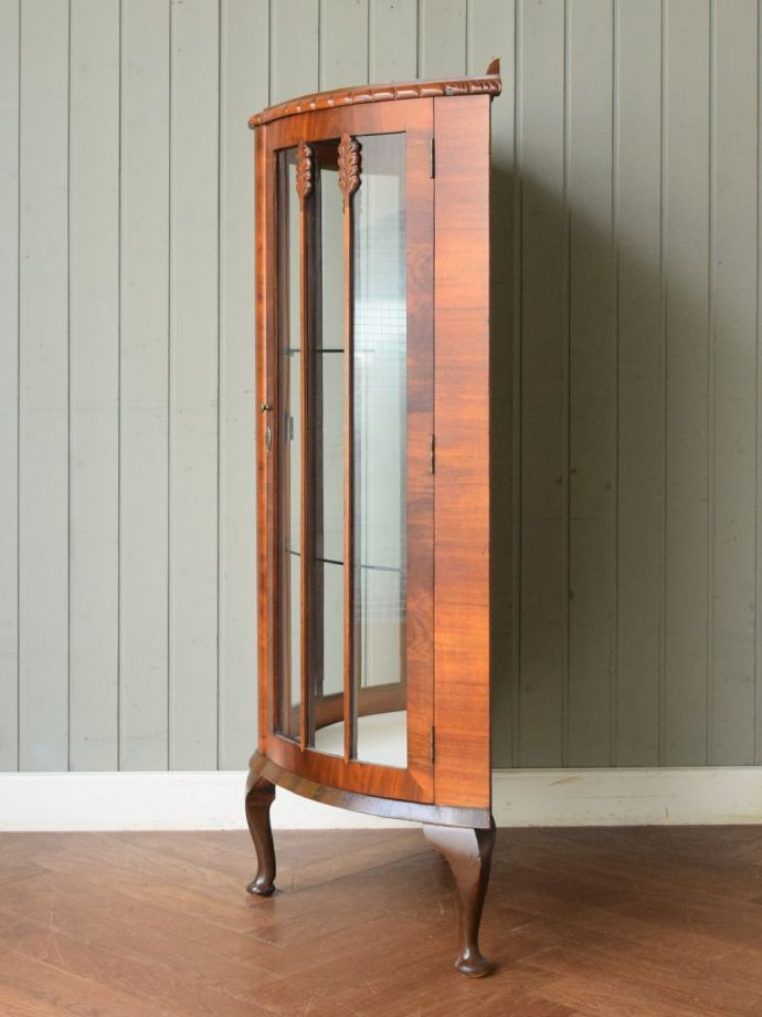 キャビネットの側面