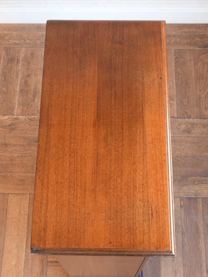 アンティーク本棚の天板