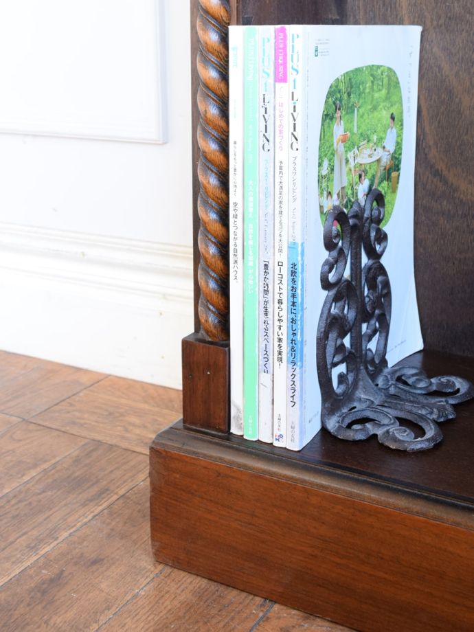 収納たっぷりのキャビネット