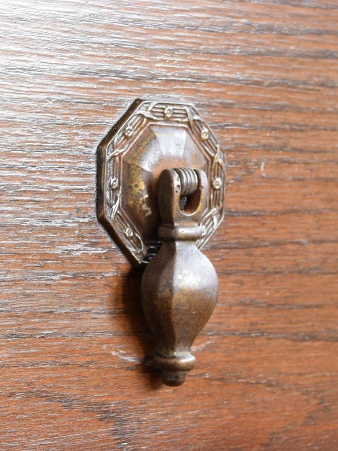 ドレッサーのおしゃれな取っ手