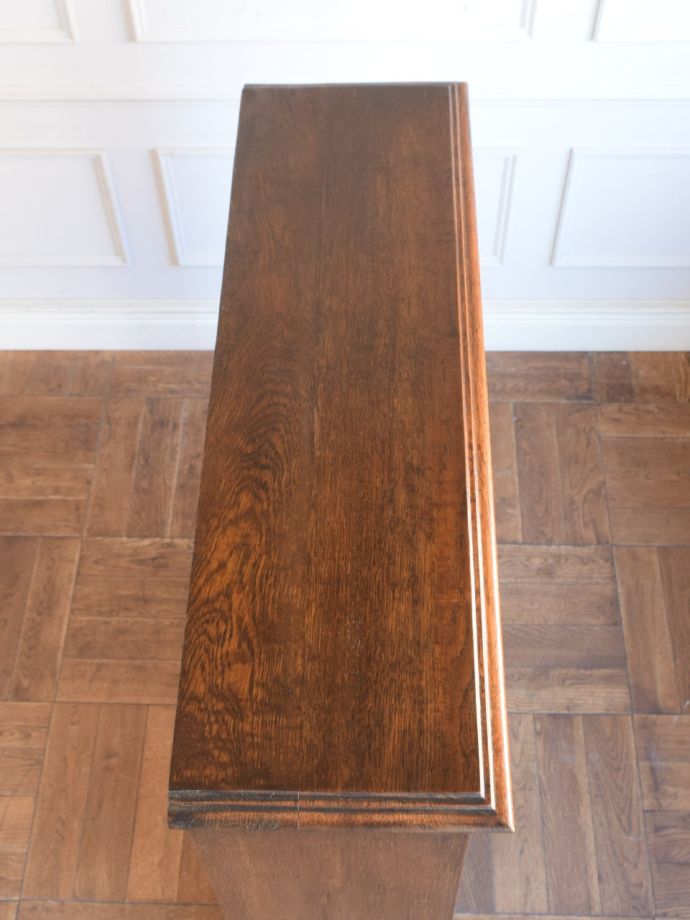 アンティーク本棚の天板