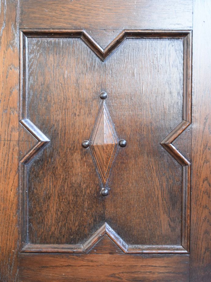 アンティーク家具の装飾