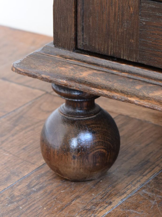 アンティーク家具の脚