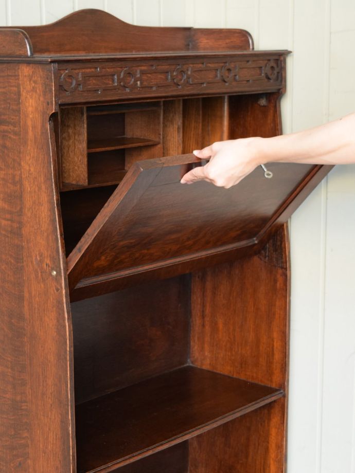 ビューローの扉を倒すと