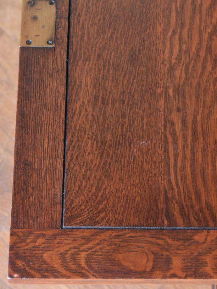 アンティークビューローのデスク