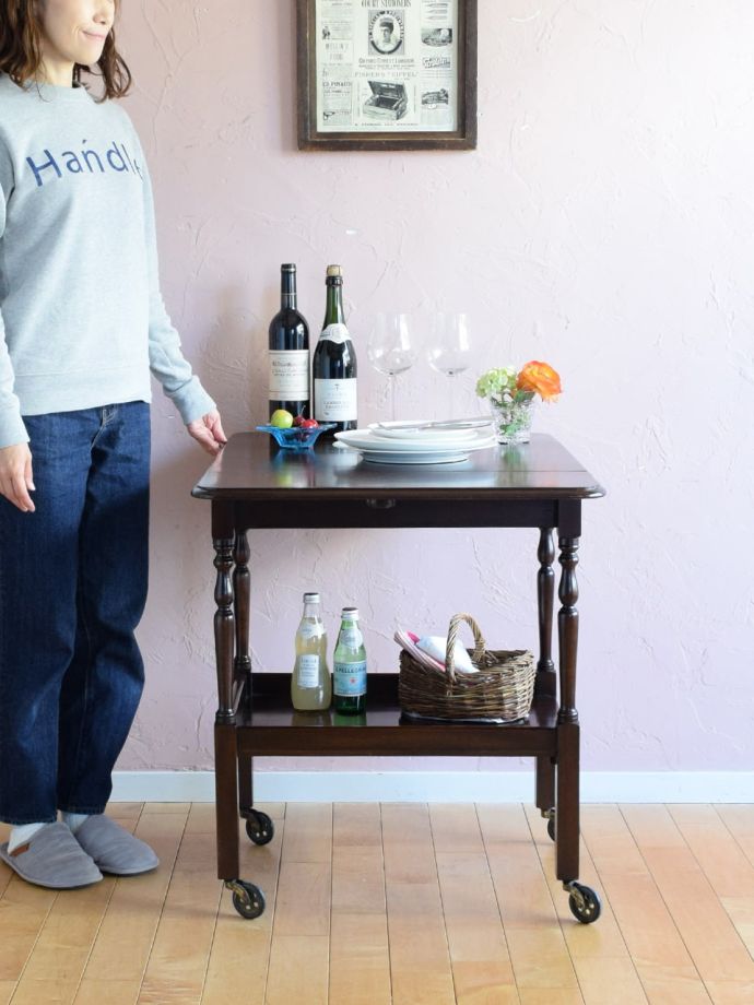 英国アンティークのワゴン