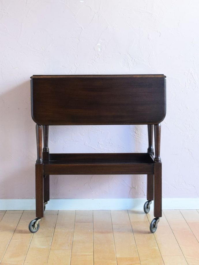 アンティークワゴンの後ろ姿