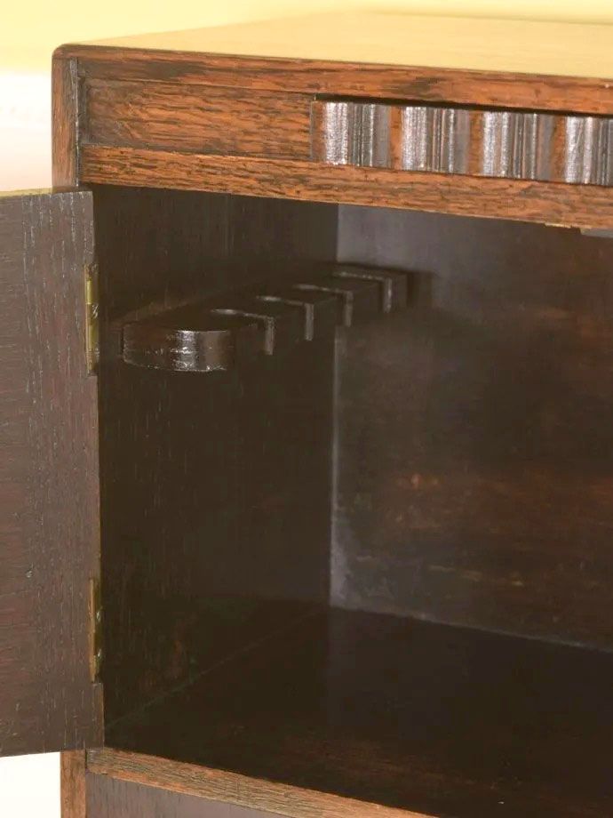 パイプ置き場が付いたマガジンラック