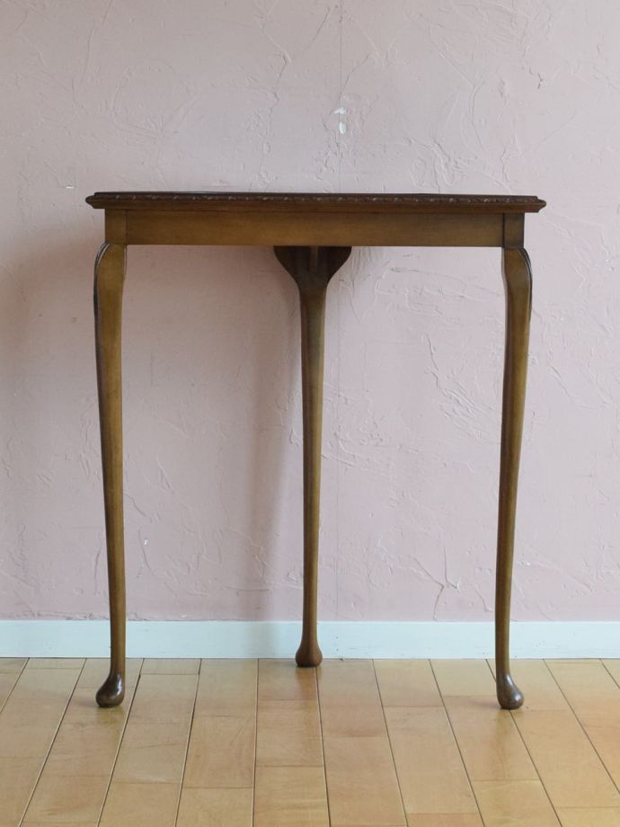 コンソールテーブルの後ろ姿