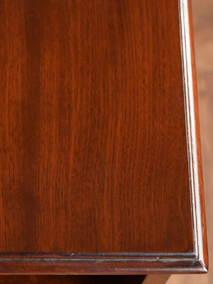 天然木のアンティーク家具の天板