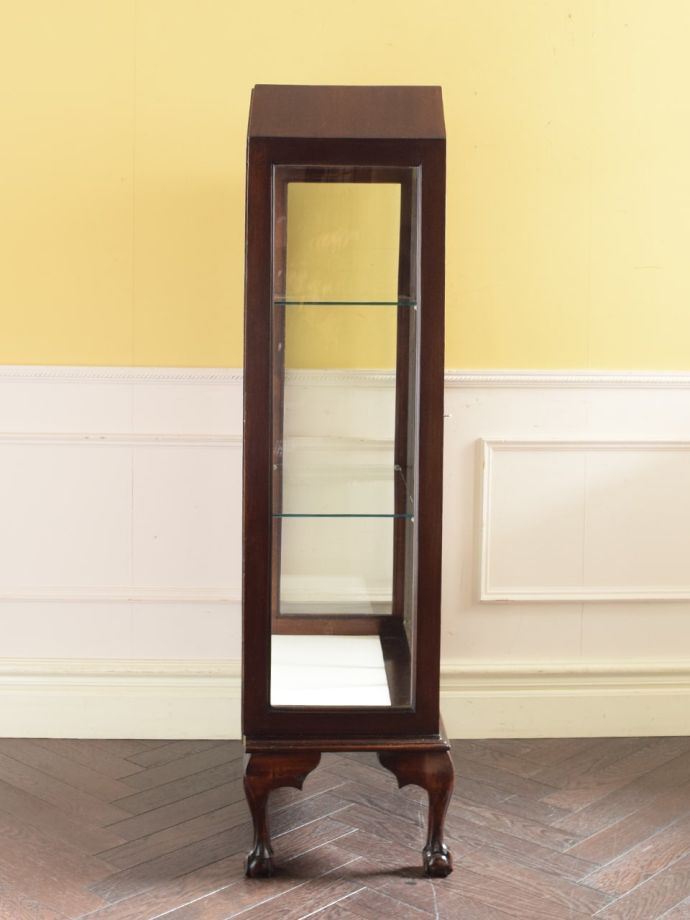 キャビネットの側面