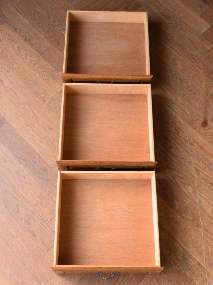 アンティークデスクの引き出し