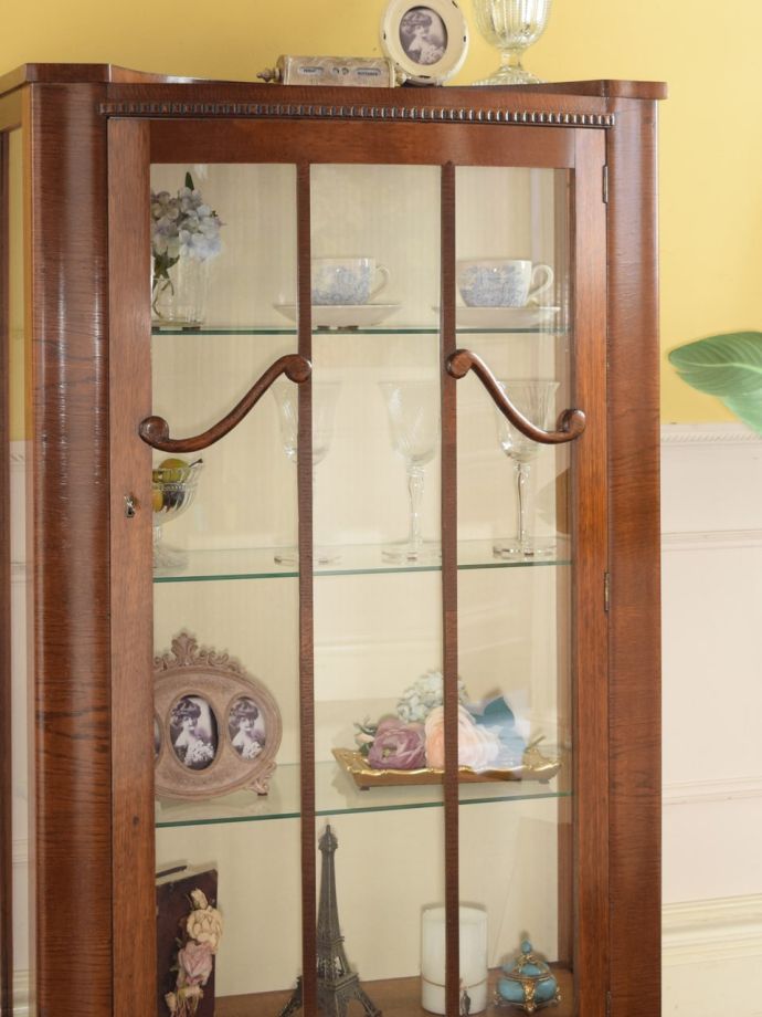 アンティークガラスの扉