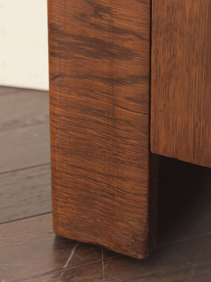 アンティーク家具の脚